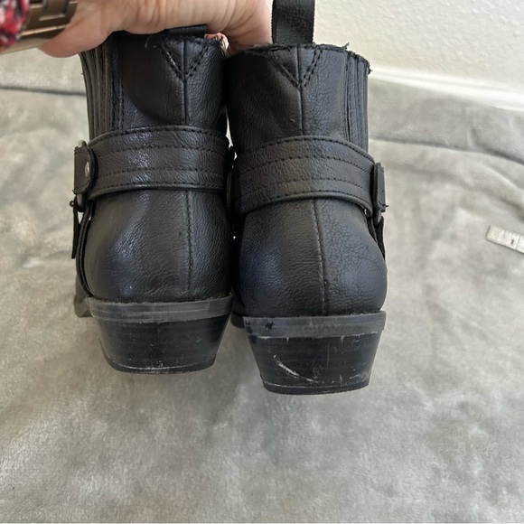 Nicole Women’s Harness Ankle Boots Sz 6 Black Faux Leather Fall Moto Grudge - Picture 5 of 7